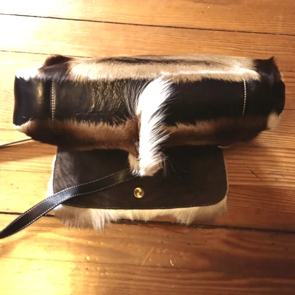 Elegant Brown and Tan Shoulder Bag with Plush Texture - Picture 6 of 11